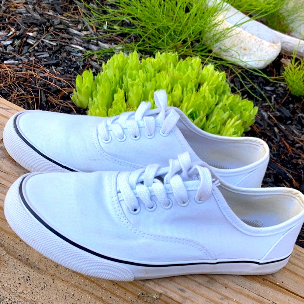 Mossimo sneakers